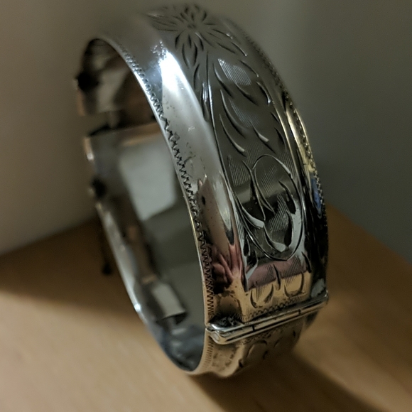 Vintage sterling silver cuff bracelet - Picture 3 of 3